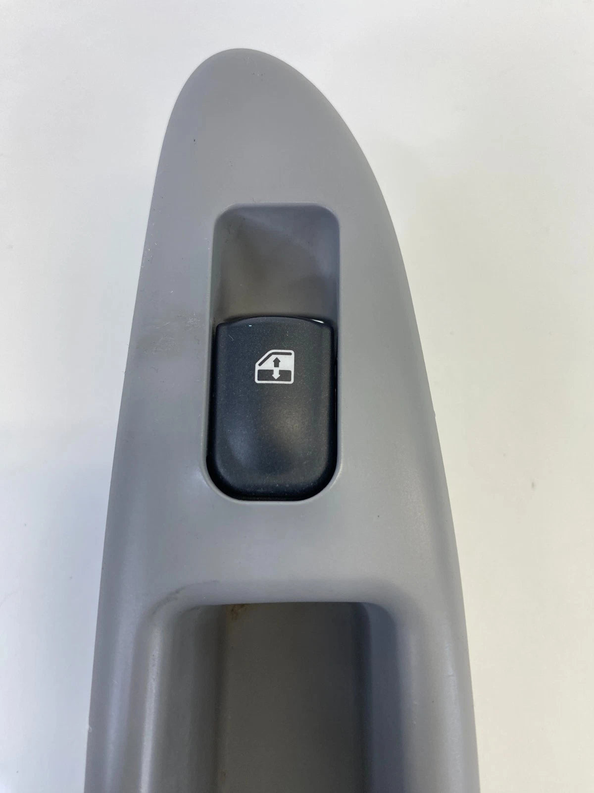 06-08 KIA OPTIMA REAR RIGHT BACK DOOR WINDOW CONTROL SWITCH W/ BEZEL 93580-2G500