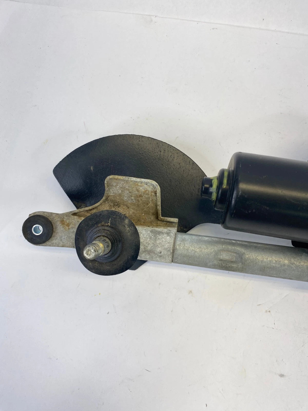 2010-2017 CHEVROLET EQUINOX FR WINDSHIELD WIPER MOTOR TRANSMISSION OEM 84241847