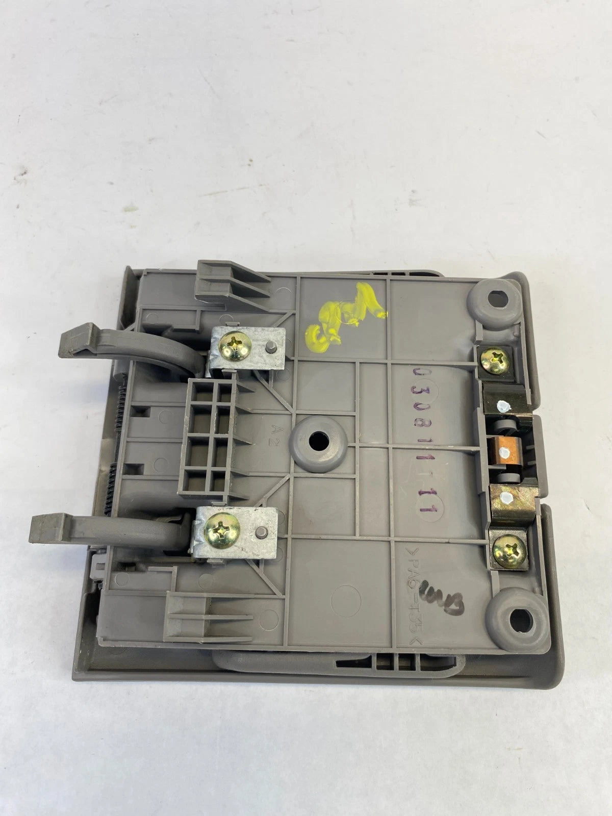 2002-2004 HONDA ODYSSEY SECOND ROW SEAT SIDE FLIP UP CUP HOLDER GRAY OEM