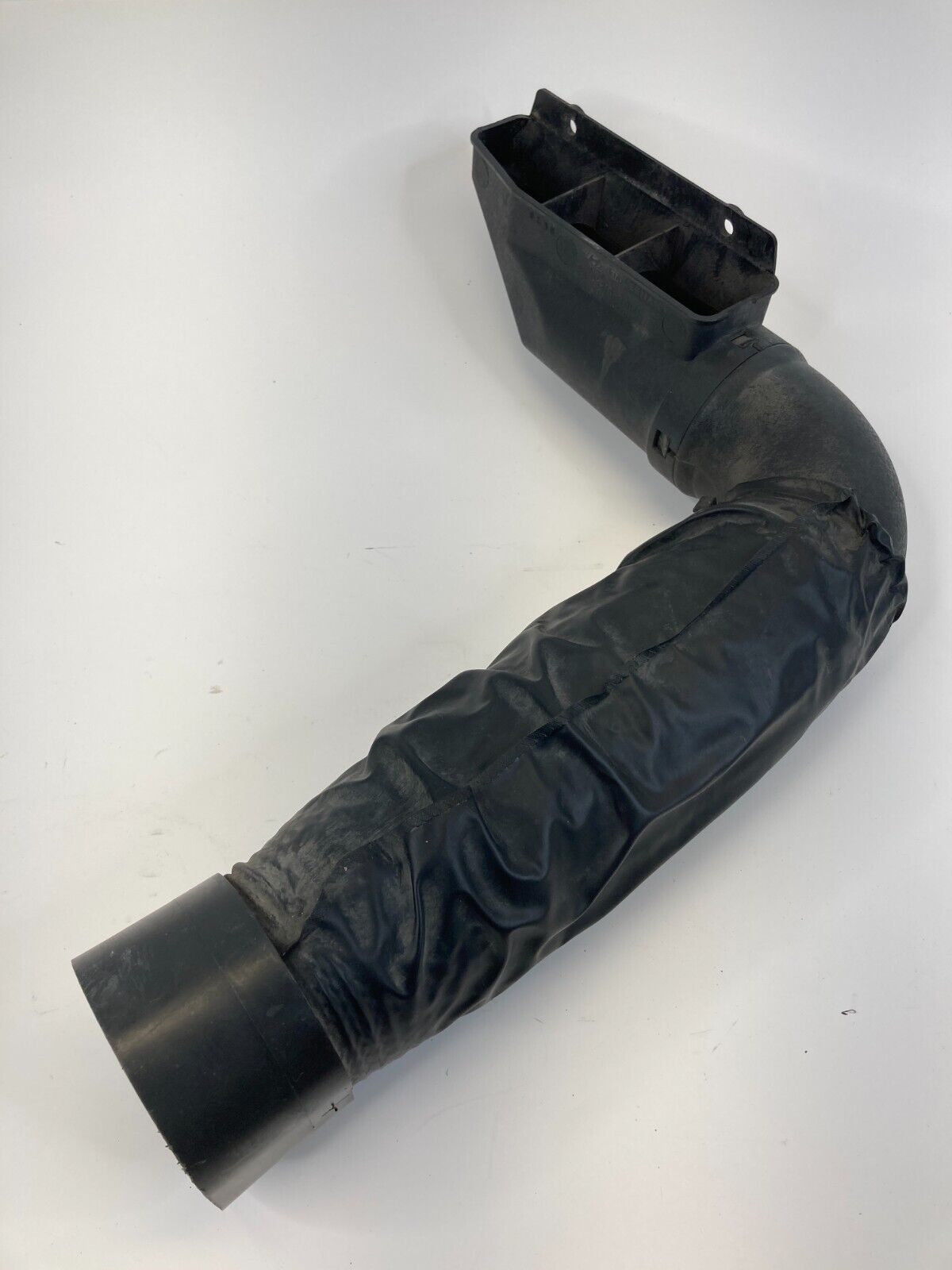 2013 14 15 2016 Hyundai Elantra 1.8L AT Air Intake Duct Hose Tube DK210-3X021