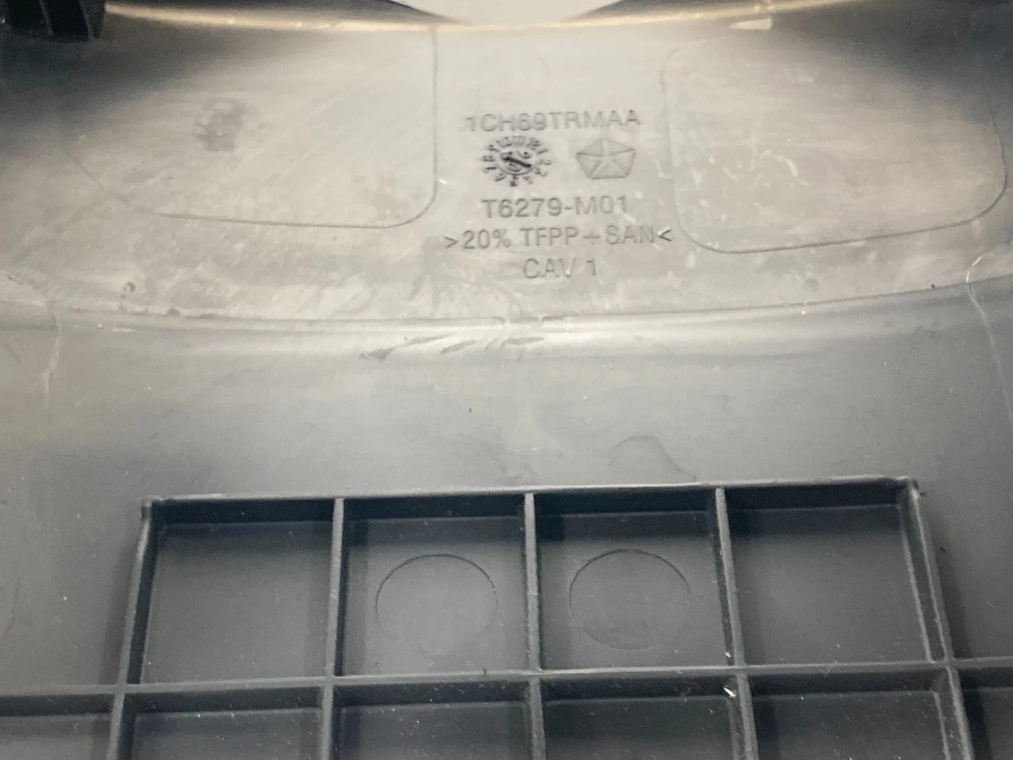 07-17 JEEP COMPASS PATRIOT STEERING COLUMN COVER TRIM PANEL BEZEL 1CH69TRMAA OEM