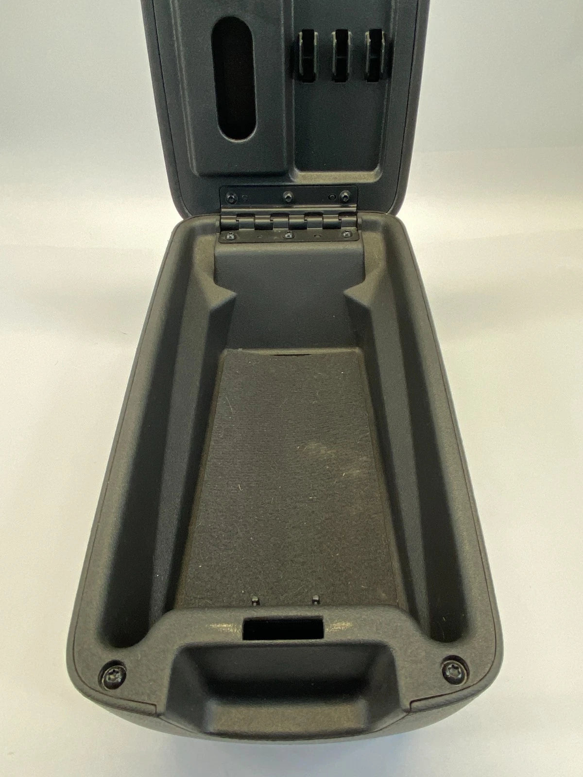 2006-2009 PONTIAC TORRENT FRONT CENTER CONSOLE LID ARMREST ASSEMBLY BLACK OEM
