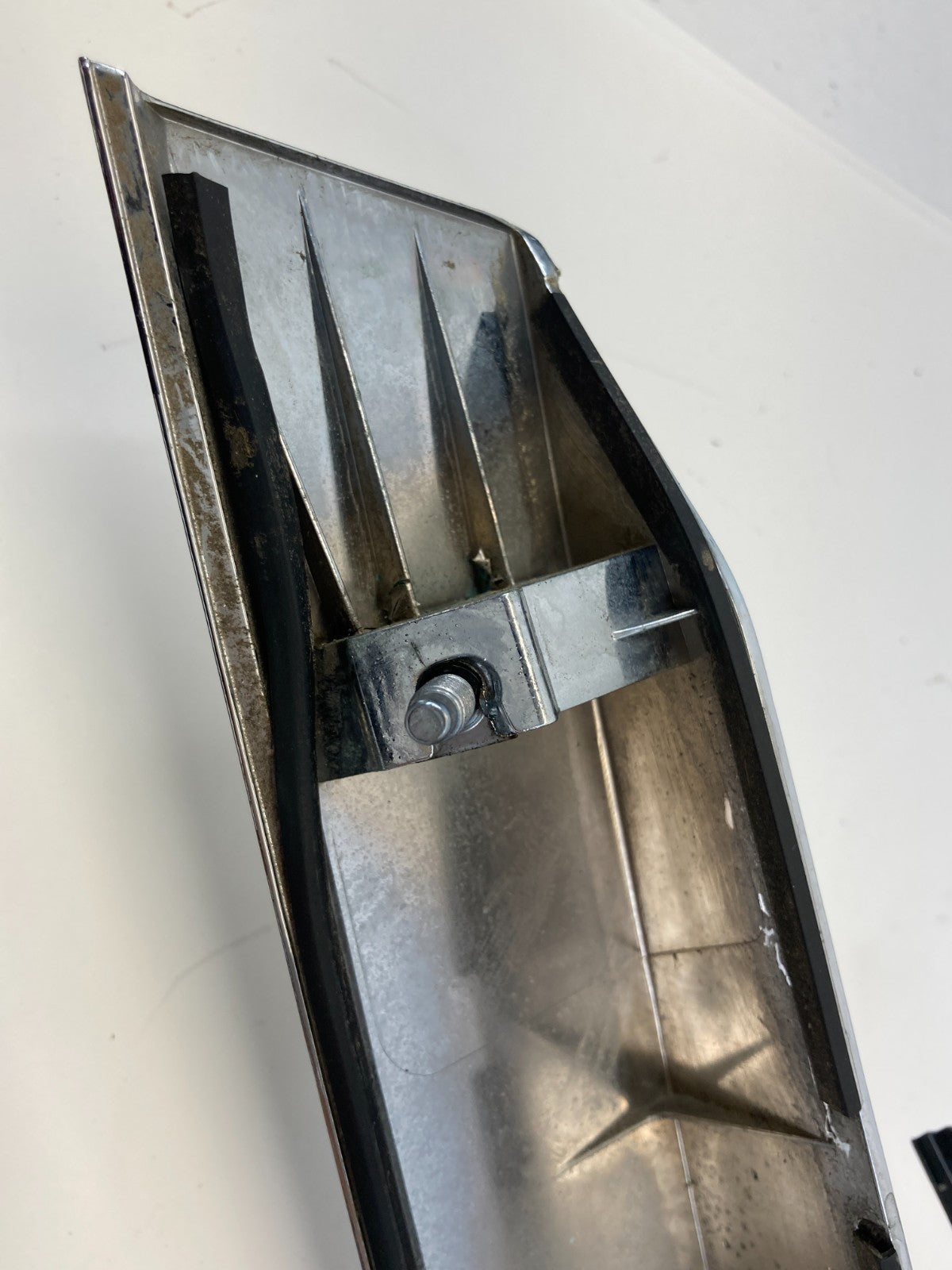 2011-2016 Chevrolet Cruze Rear Trunk Liftgate Molding Trim w/ License Light OEM