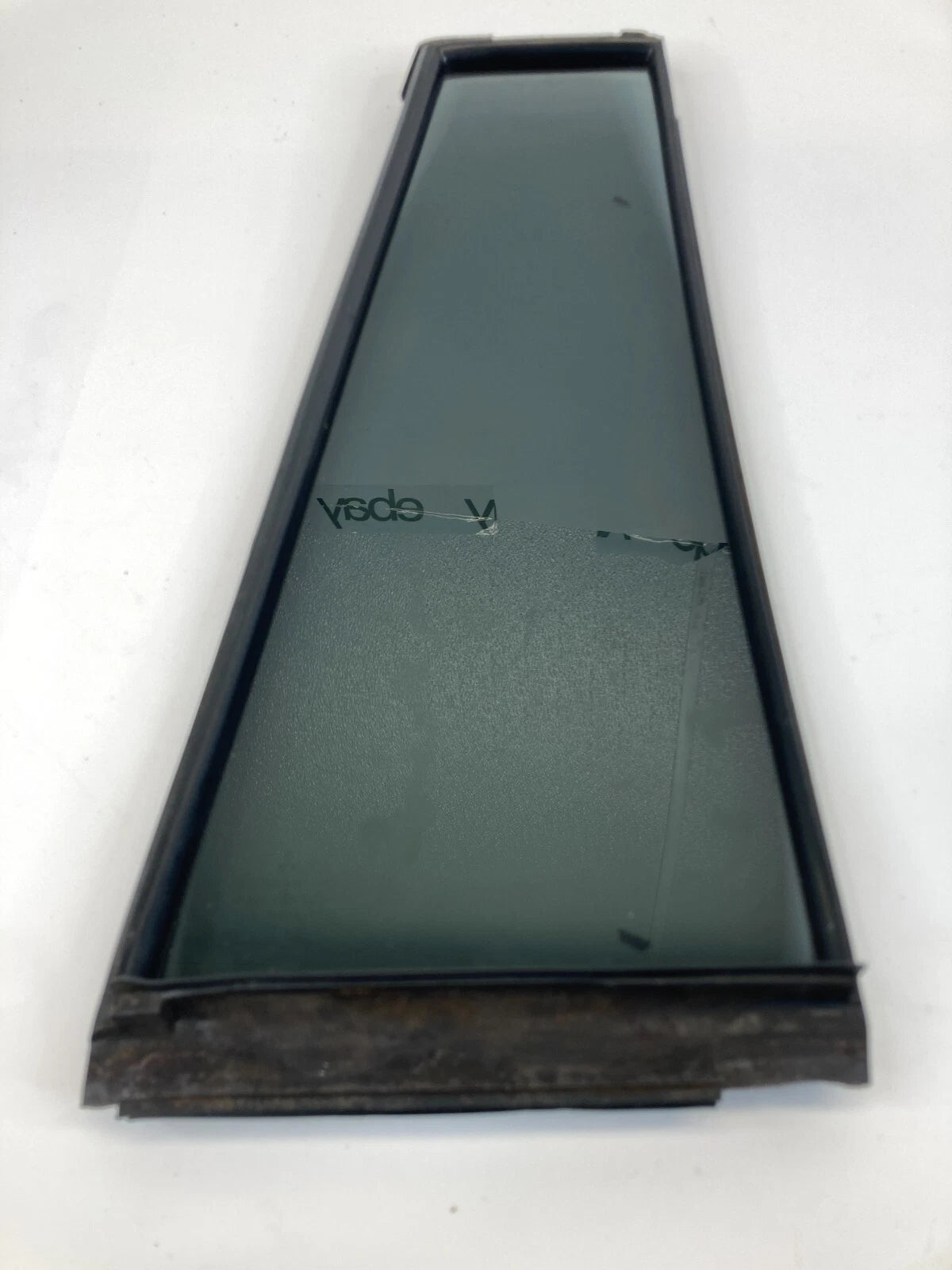 97-04 MONTERO SPORT REAR LEFT BACK SIDE DOOR FIXED GLASS WINDOW VENT E643R-00073