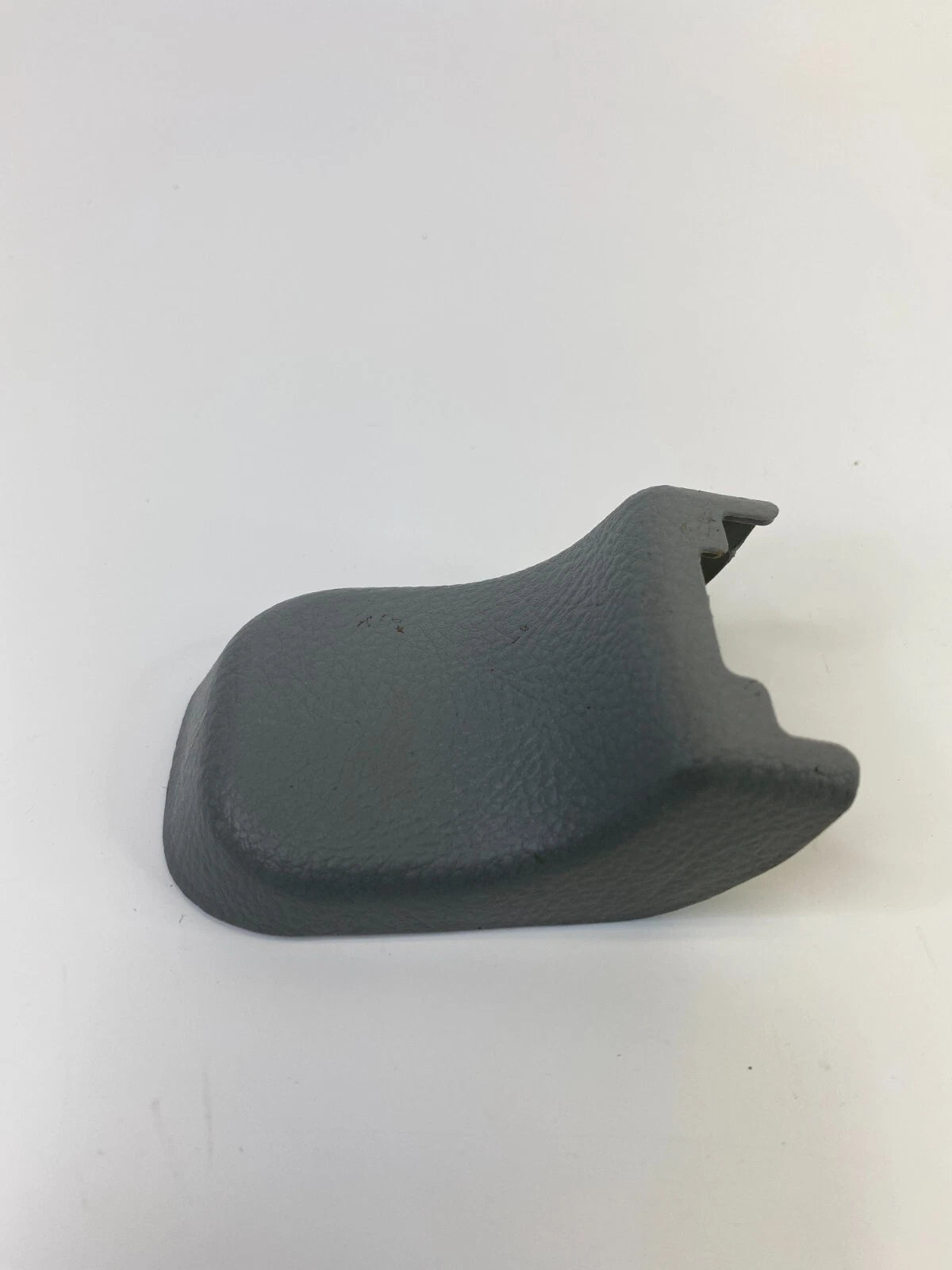 07 08 09 HYUNDAI SANTA FE FRONT INNER SEAT RAIL TRACK MOUNTING COVER 88097-2B000