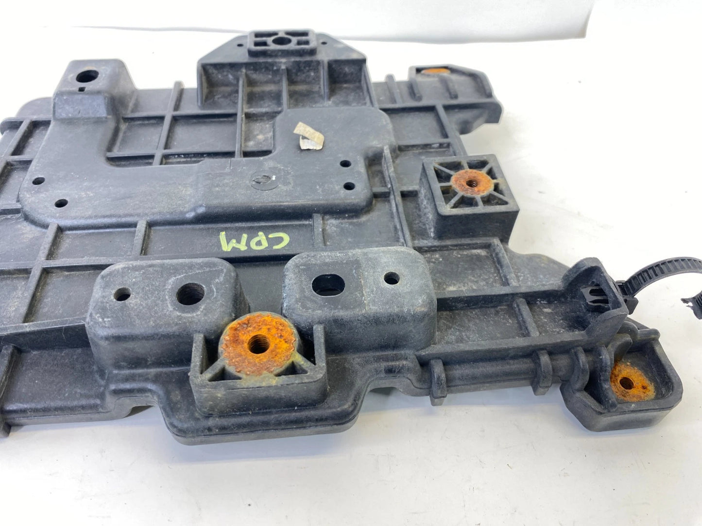 2011-2014 HYUNDAI ACCENT BATTERY TRAY HOLDER BRACKET SUPPORT 37150-1R360 OEM