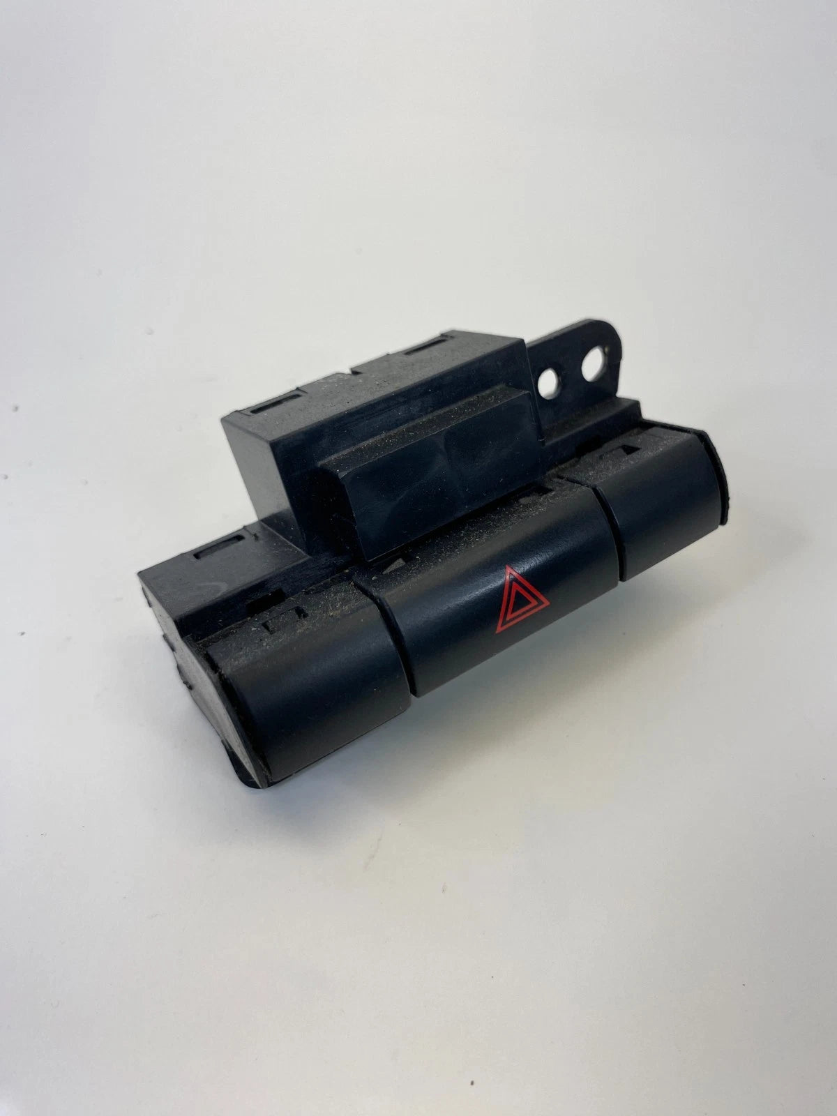 2009 2010 CHRYSLER 300 HAZARD WARNING LIGHT CONTROL SWITCH 68025900AA OEM