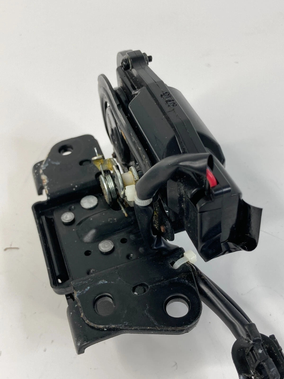 2010 11 12 13 14 2015 TOYOTA PRIUS REAR TRUNK LOCK LATCH ACTUATOR RELEASE OEM