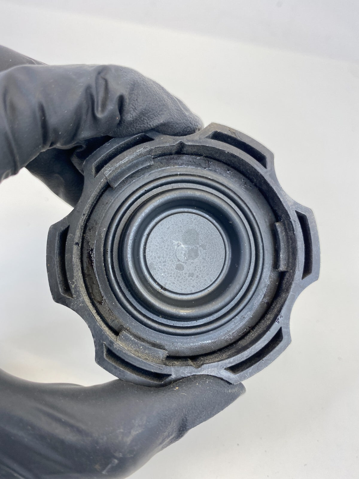 2013-2018 Hyundai Santa Fe Sport Brake Fluid Master Cylinder Cap Reservoir OEM