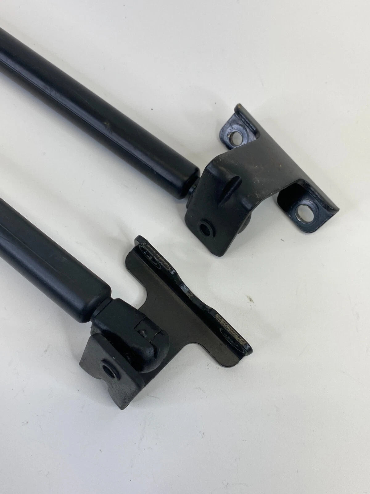 2002-2004 NISSAN PATHFINDER REAR TRUNK LIFTGATE SUPPORT SHOCK STRUTS PAIR LH RH
