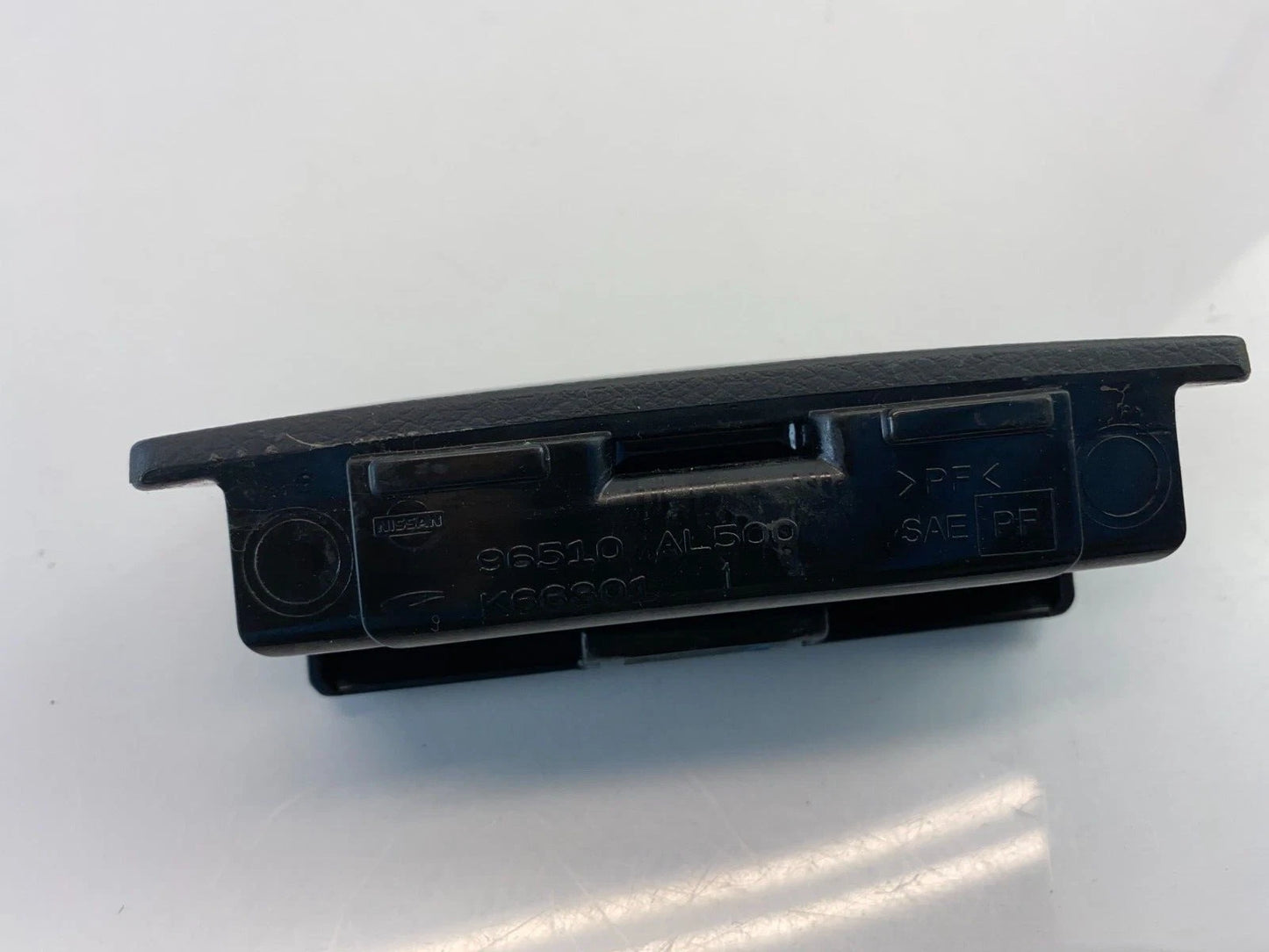 2005-2007 INFINITI G35 SEDAN REAR CENTER CONSOLE ASHTRAY ASH TRAY 96510-AL500