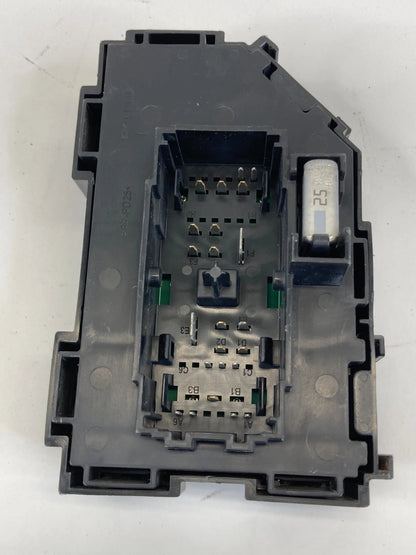 2007 GMC YUKON CHEVY TAHOE INSTRUMENT PANEL FUSE RELAY BOX COMPARTMENT 15839517