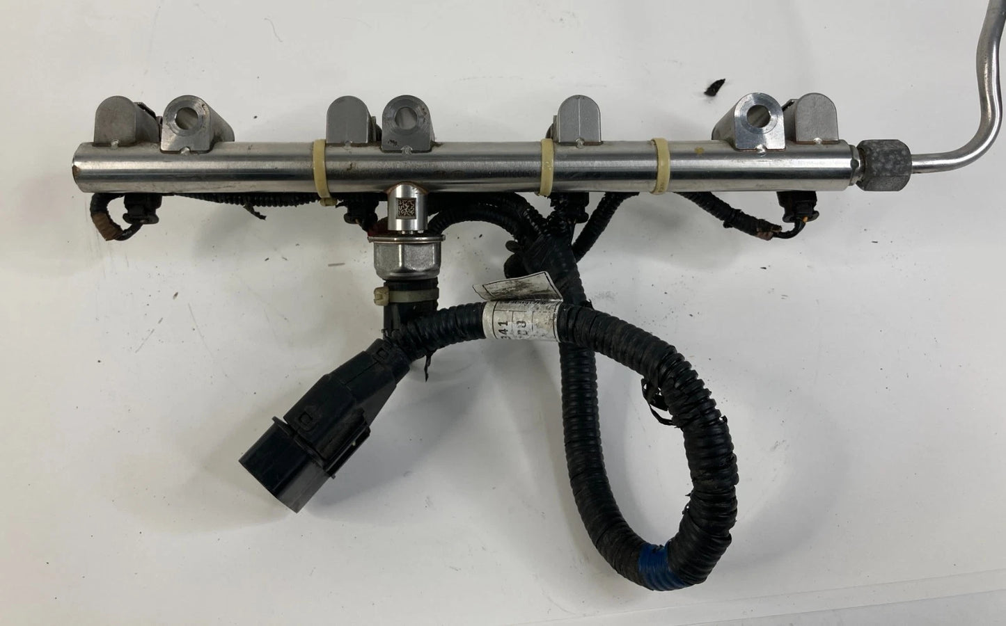 11-14 HYUNDAI SONATA 2.4L AT FUEL INJECTION RAIL LINE ASSEMBLY 35300-2G700 OEM