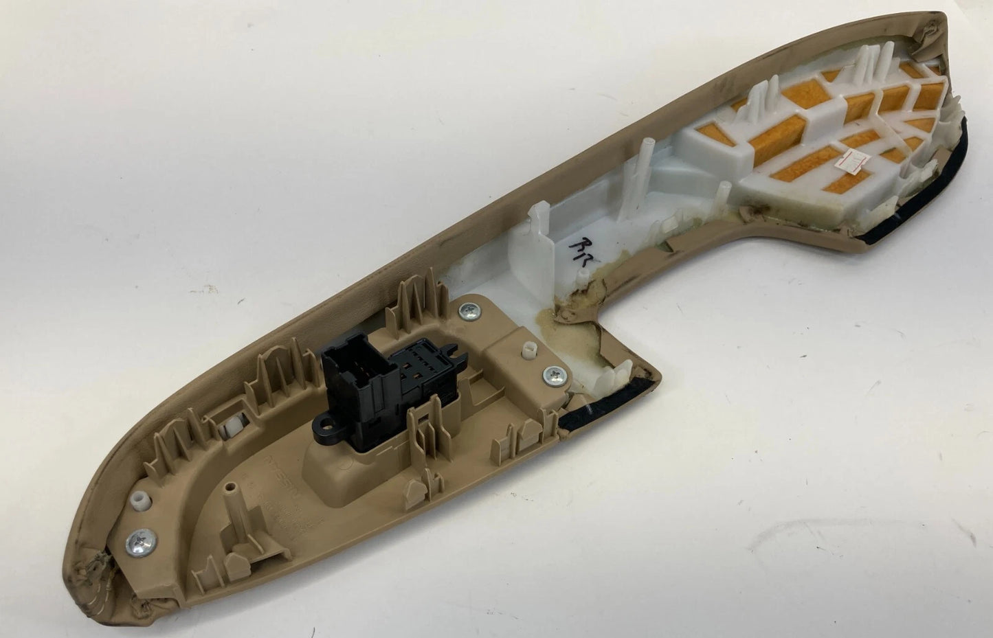 2009-2014 NISSAN MAXIMA WINDOW CONTROL SWITCH ARMREST REAR RIGHT OEM 82960-9N00A