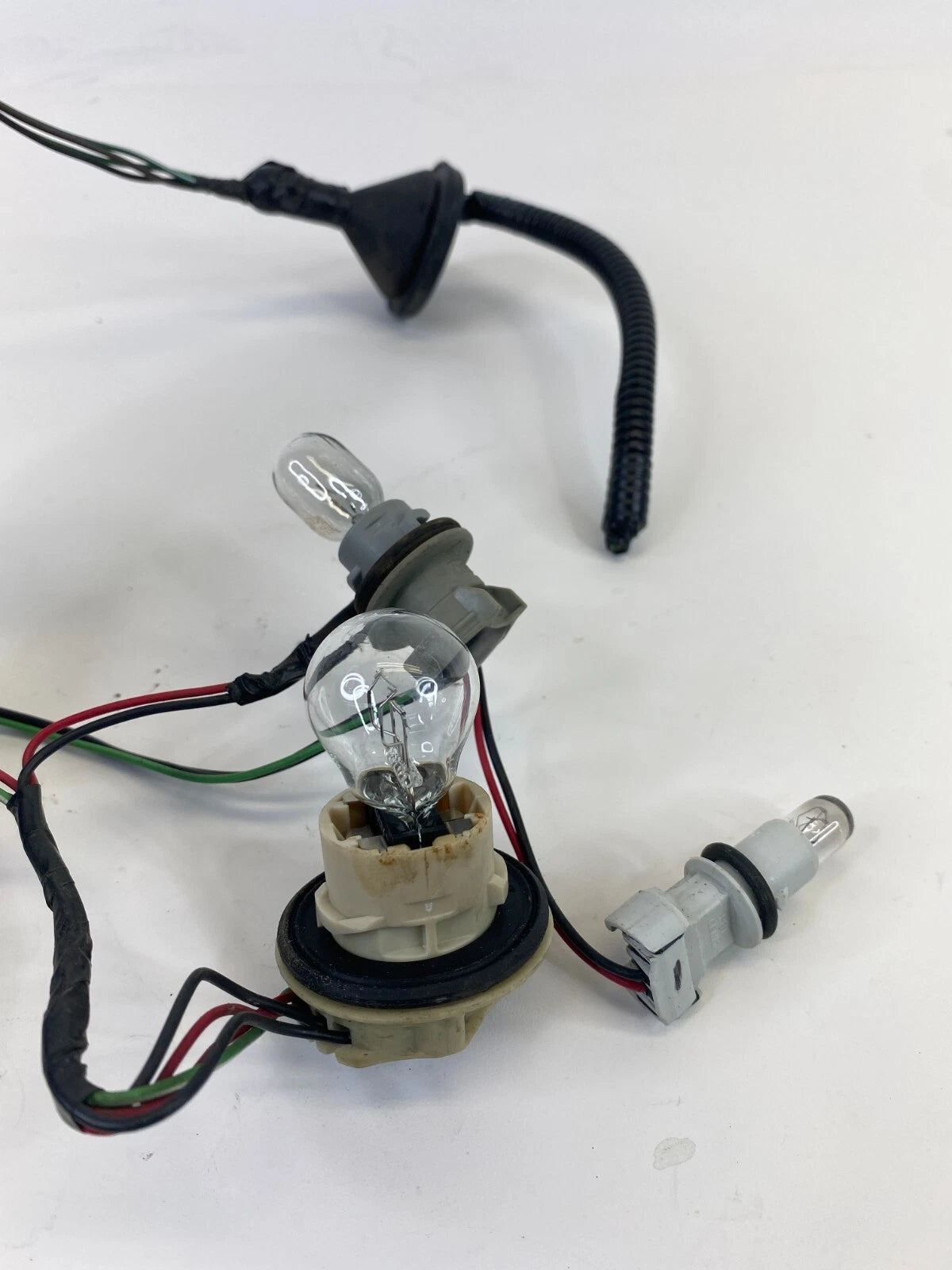 10-15 CHEVROLET EQUINOX REAR TAIL LIGHT WIRING HARNESS BINDING PLUG SOCKET OEM