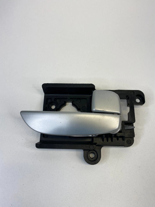 07-09 HYUNDAI ELANTRA REAR RIGHT SIDE INTERIOR DOOR HANDLE SILVER 82623HD000 OEM