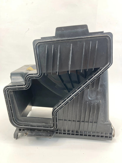 2002-2005 BMW 745i 4.4L V8 AIR CLEANER FILTER BOX LOWER COVER OEM 13717531864
