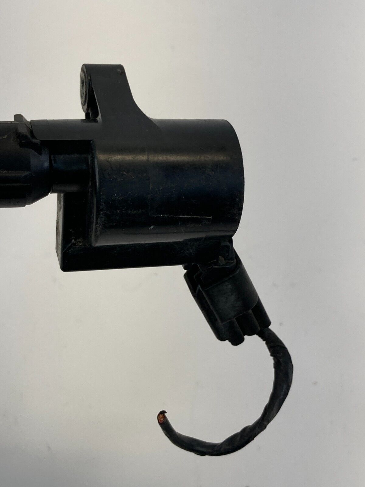 2003-2011 Ford Crown Victoria 4.6L Engine Ignition Coil 21252B2 OEM