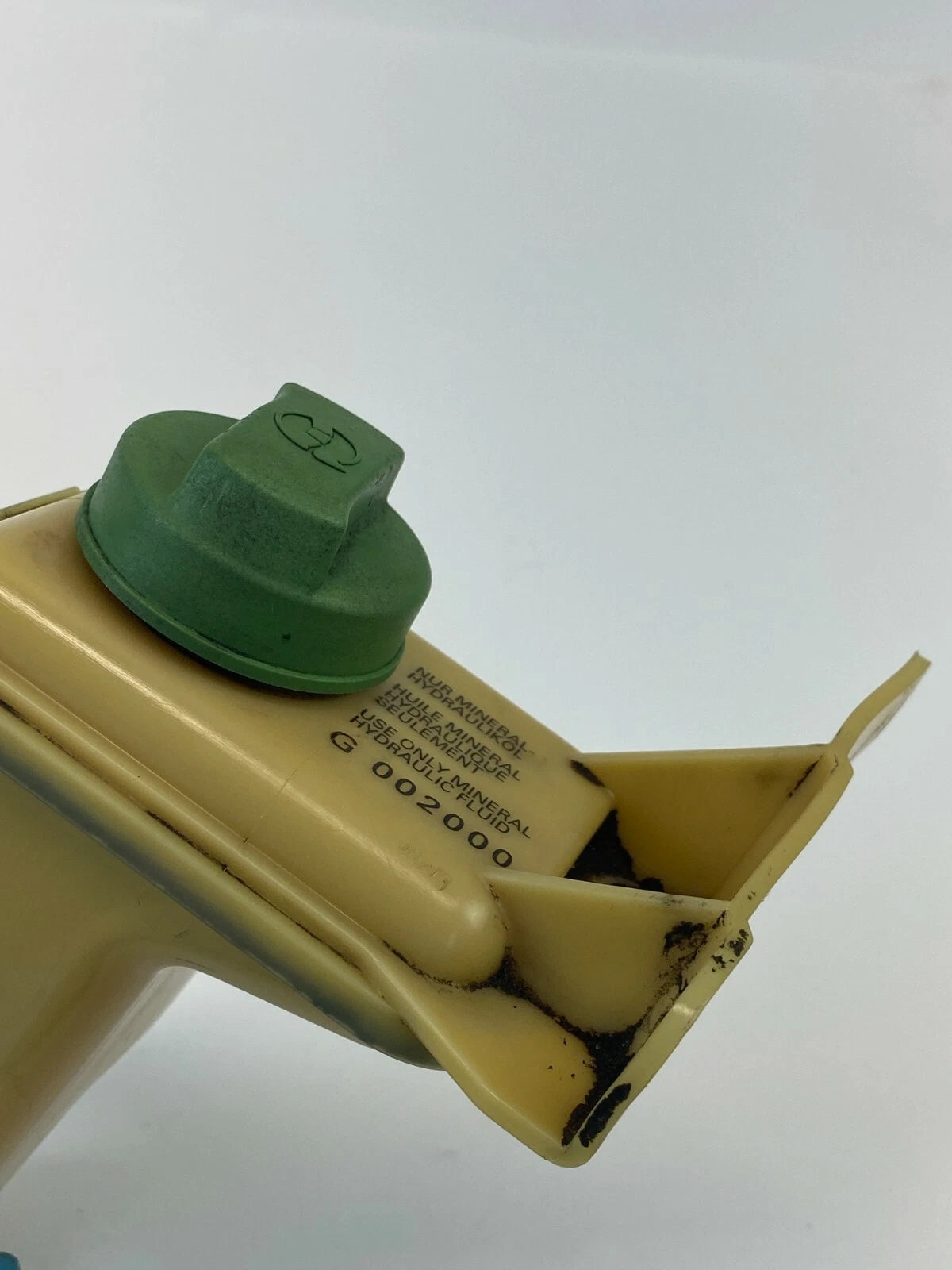 1996-2001 AUDI A4 A4 QUATTRO POWER STEERING PUMP RESERVOIR BOTTLE CONTAINER OEM