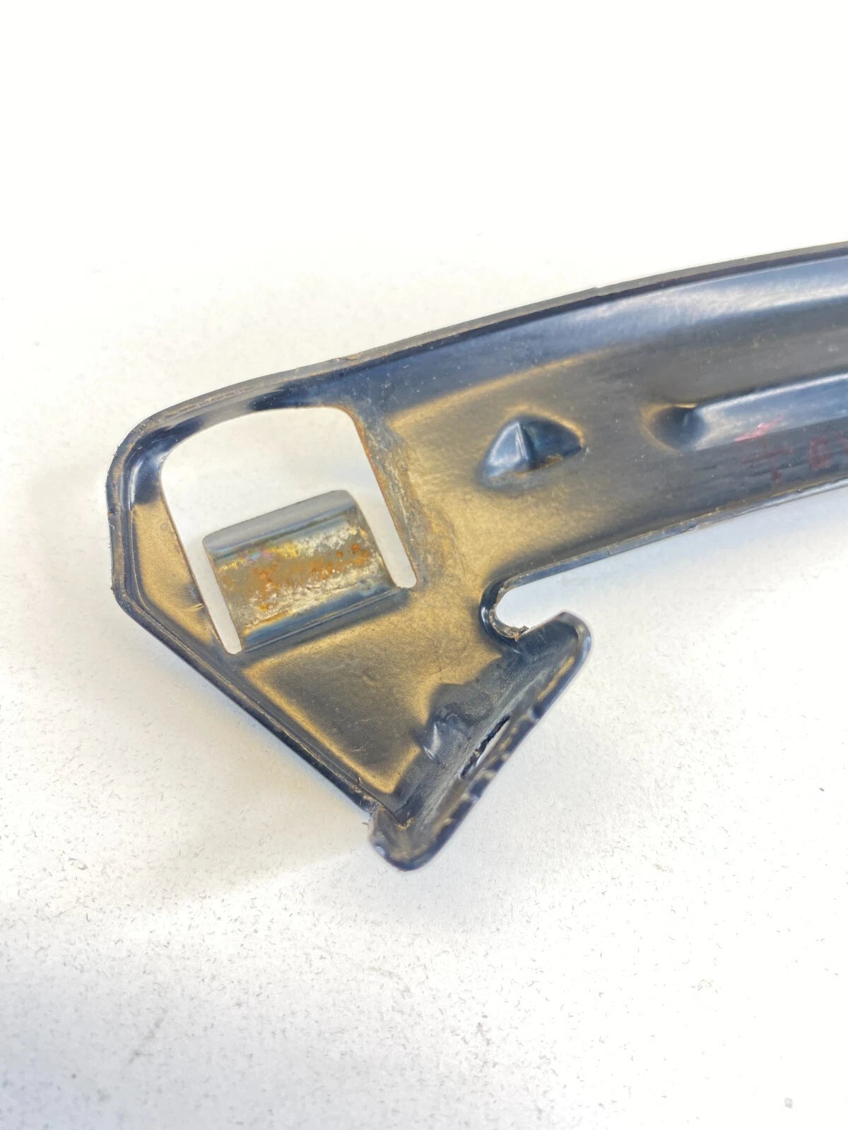 2007-2012 HYUNDAI SANTA FE FRONT BUMPER LEFT SIDE HOOD SUPPORT RETAINER OEM
