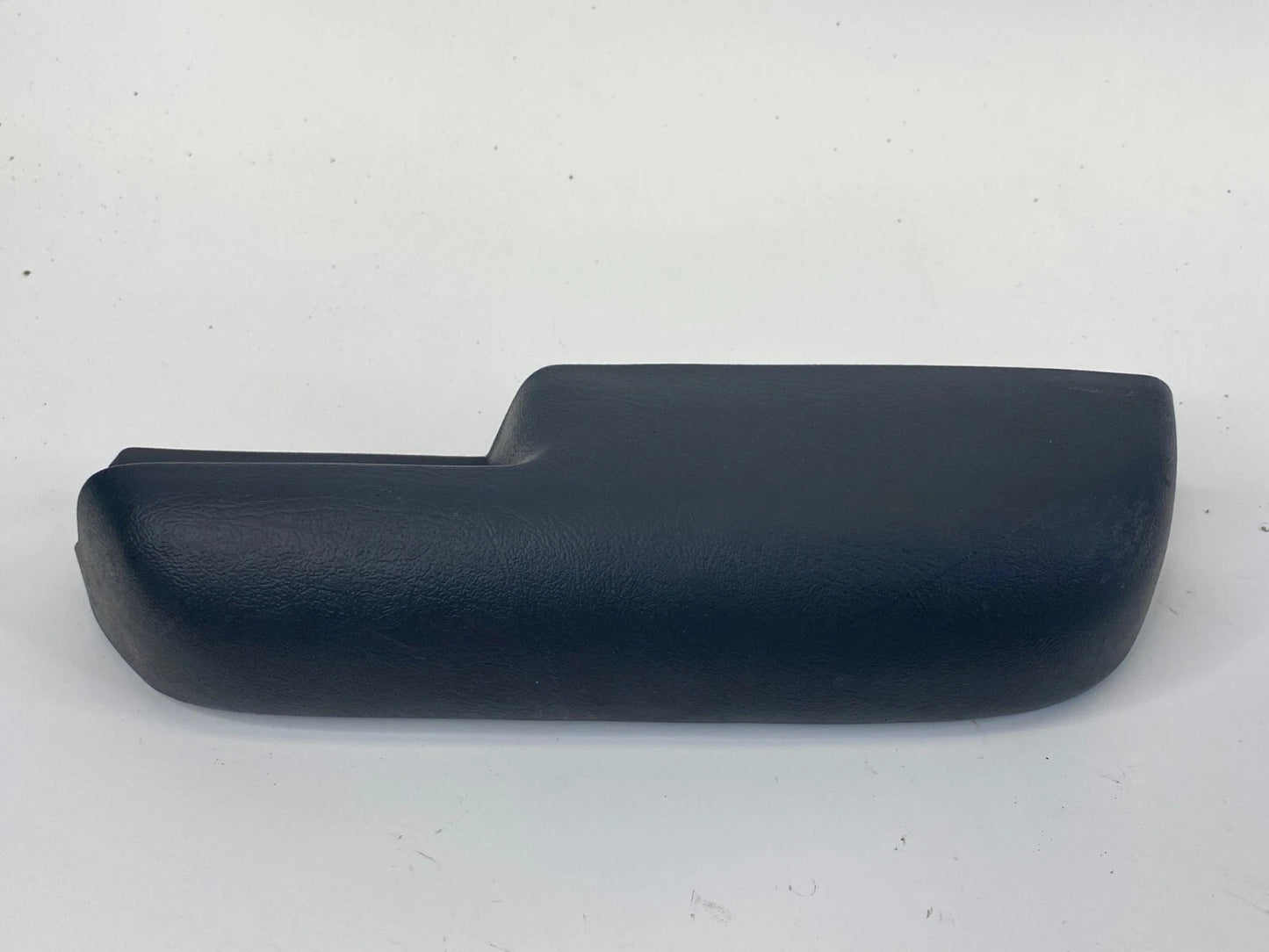 2001 2002 Chevrolet Chevy S10 FRONT DOOR ARMREST PAD DOOR PANEL TRIM RR RH OEM