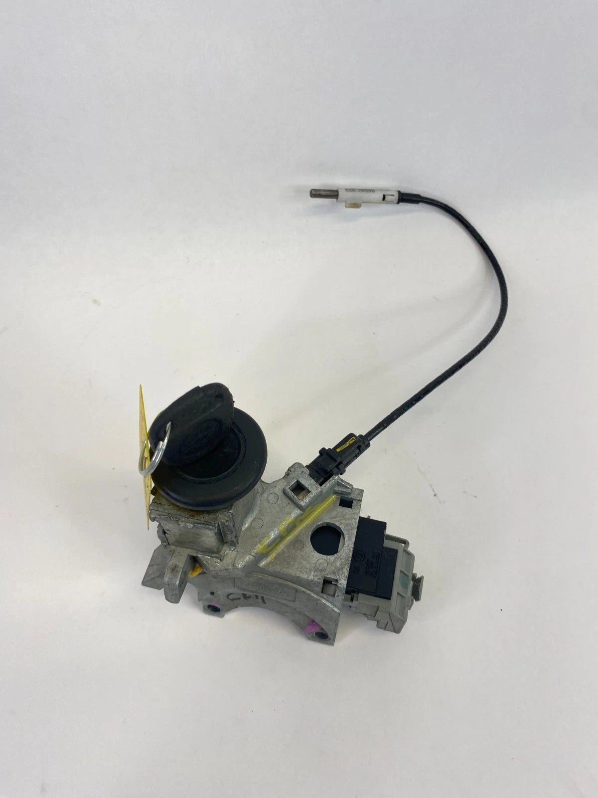 2000-2006 CHEVROLET TAHOE AT IGNITION SWITCH LOCK CYLINDER W KEY 26070075