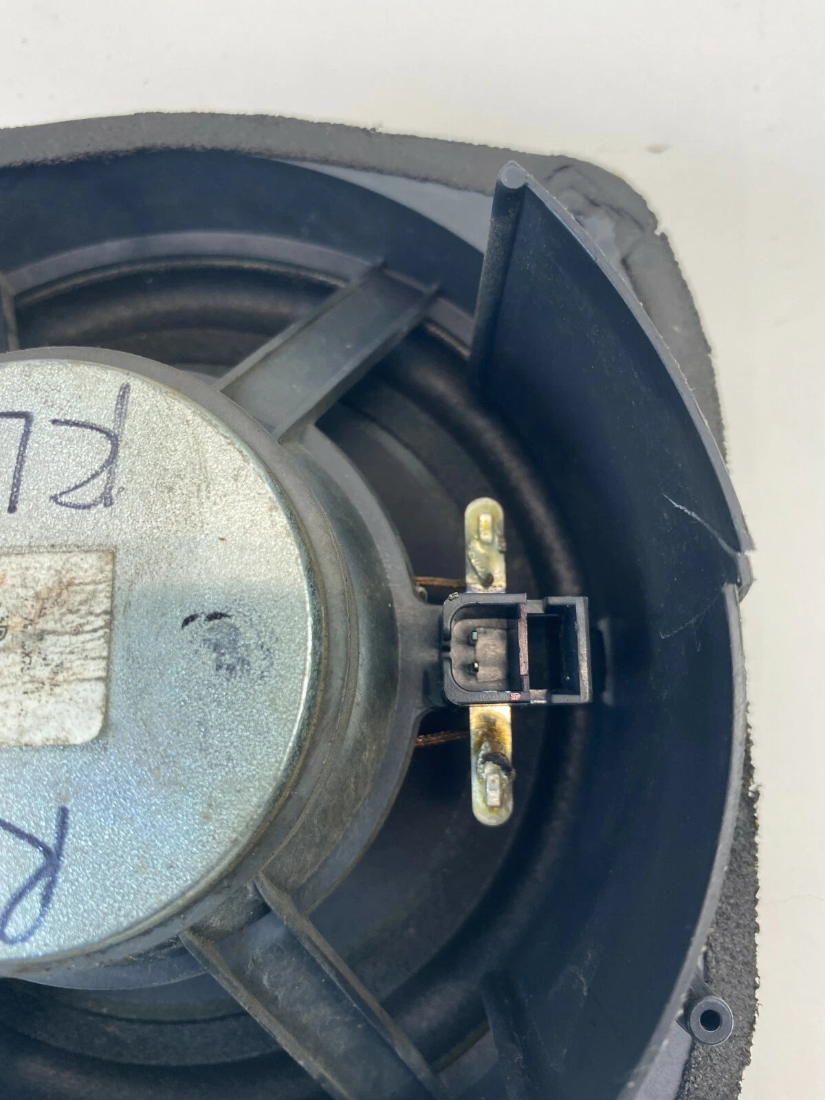 2008 2009 2010 SATURN VUE REAR LEFT SIDE DOOR SOUND SYSTEM AUDIO SPEAKER OEM