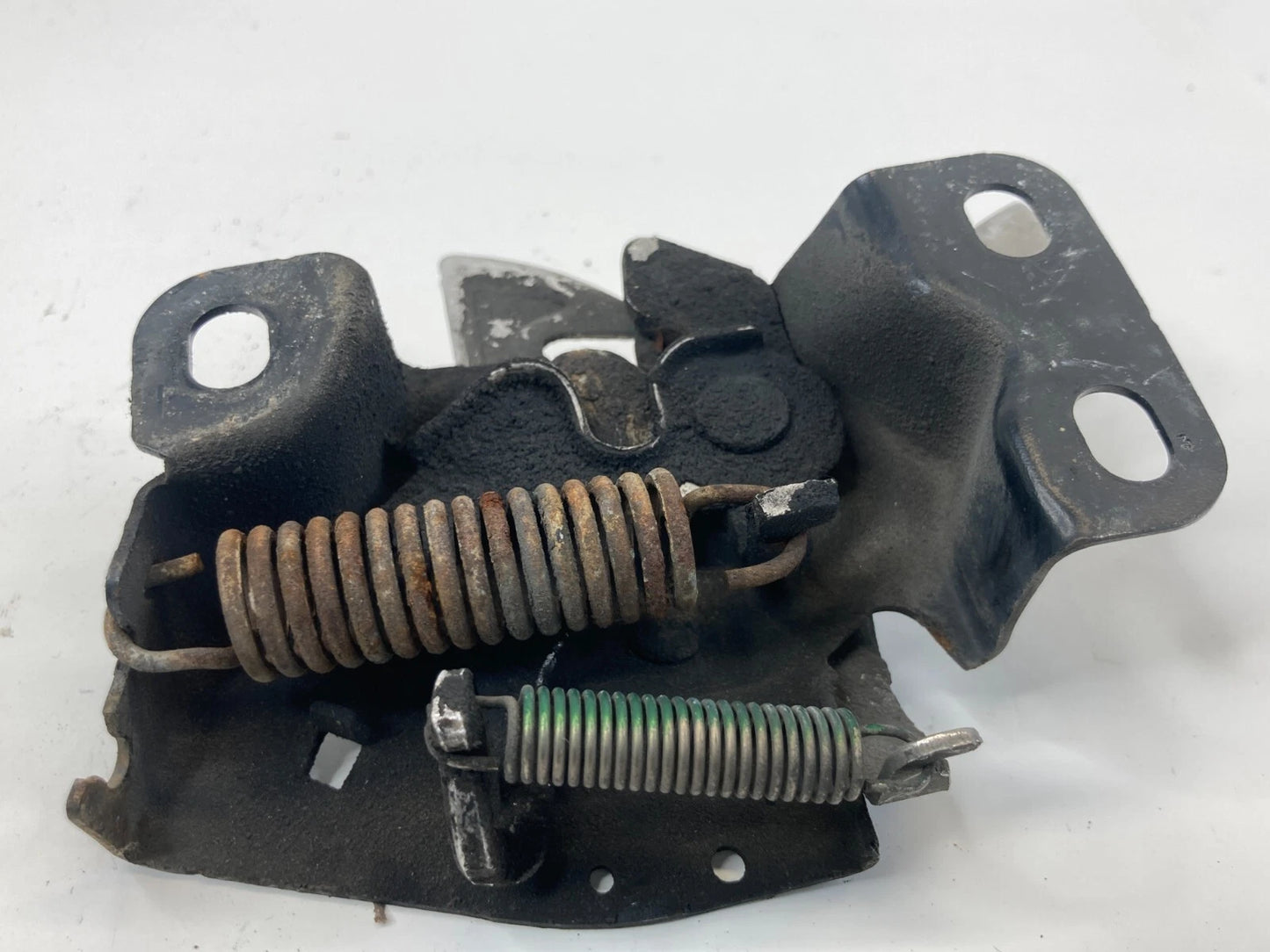 2008-2012 HONDA ACCORD FRONT CENTER ENGINE HOOD LOCK LATCH SAFETY CATCH UNIT OEM