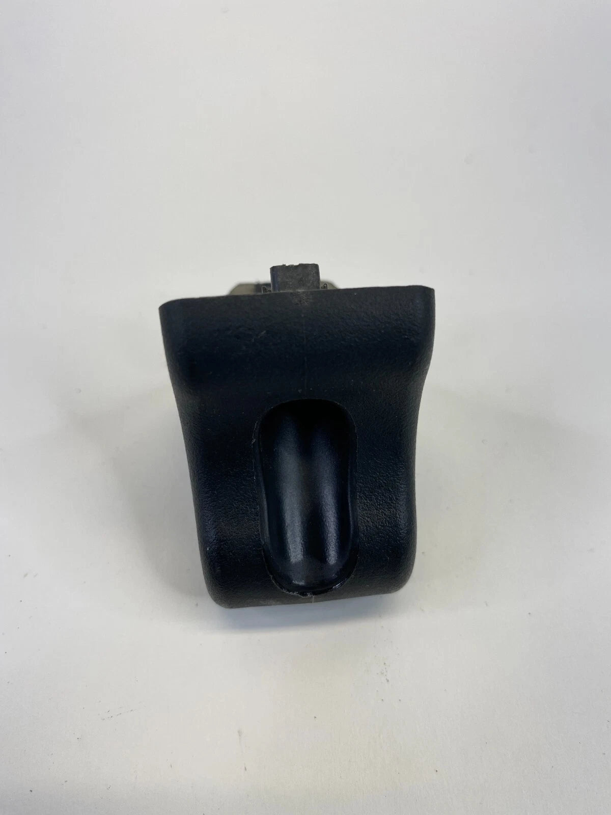 2014-2019 KIA SOUL FRONT LEFT SIDE SUNVISOR SUN VISOR HOLDER CLIP RETAINER OEM