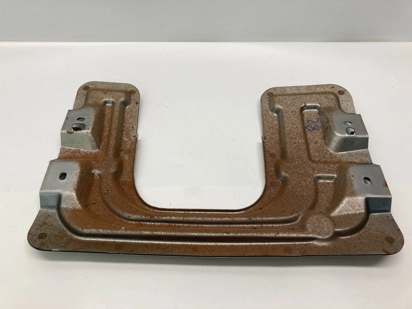 2004-2011 VOLVO S40 04-13 C30 INSTRUMENT PANEL DASH BRACKET 3409946-E OEM