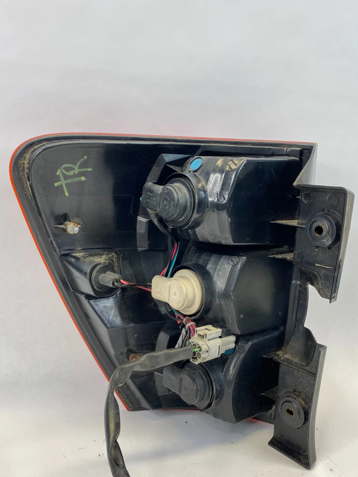 2006-2009 PONTIAC TORRENT TAILLIGHT BRAKE LAMP ASSEMBLY REAR RIGHT OEM FACTORY