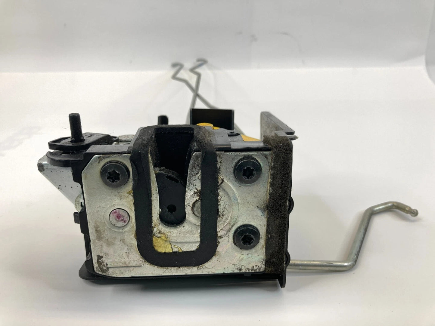 2006-2011 HYUNDAI ACCENT SEDAN REAR RIGHT BACK SIDE MANUAL DOOR LOCK LATCH