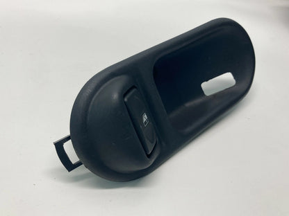 99-02 LAND ROVER DISCOVERY FRONT RH DOOR HANDLE BEZEL W/ WINDOW SWITCH AWR6052