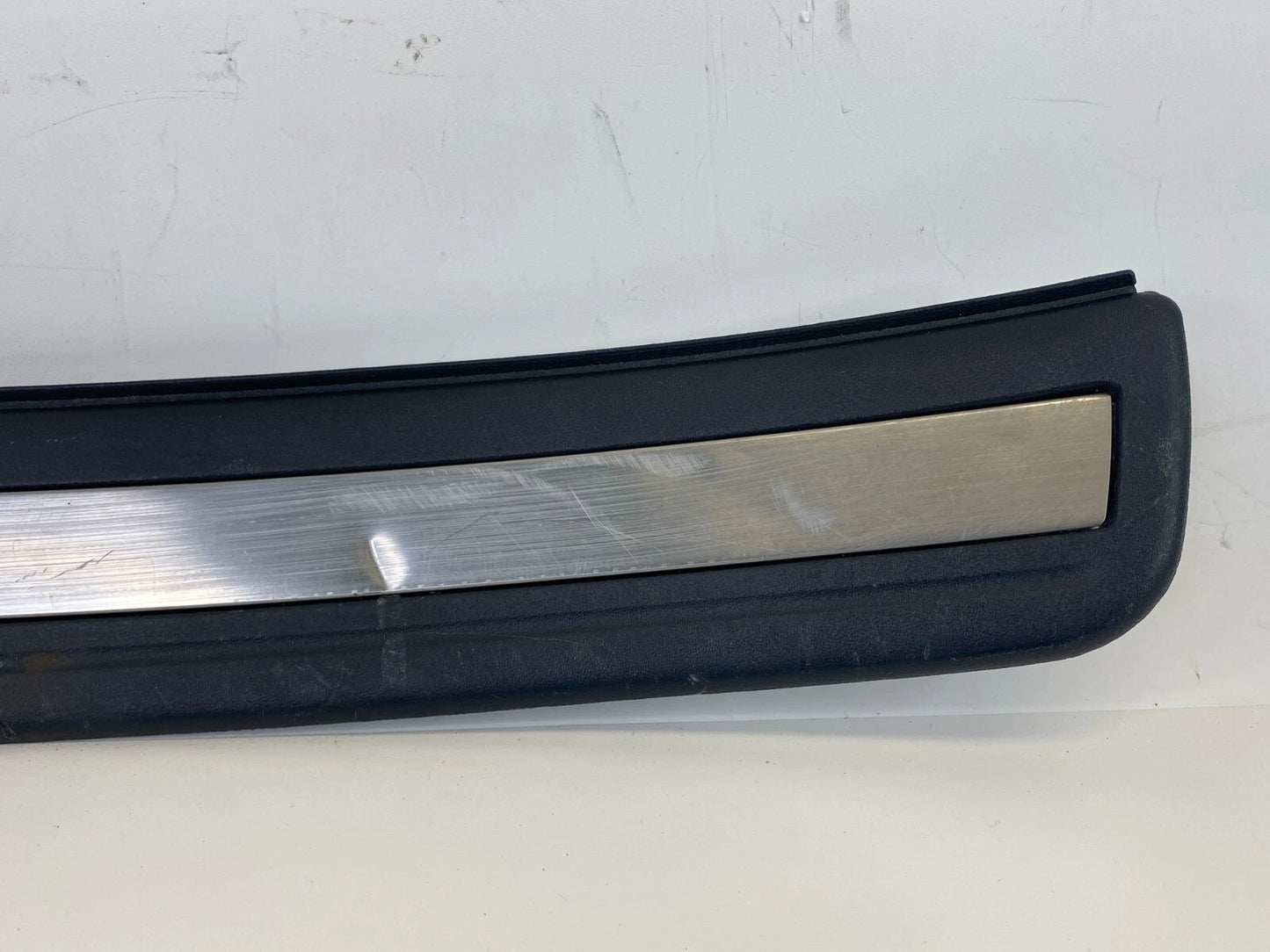2000 2001 LEXUS ES300 REAR LEFT DRIVER DOOR SILL SCUFF PLATE OEM 67916-33040