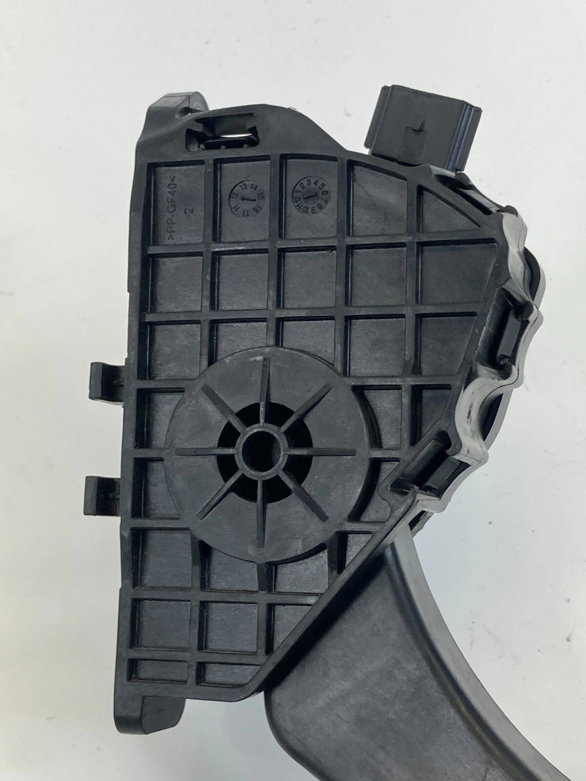 2013-2020 FORD FUSION GAS ACCELERATOR PEDAL THROTTLE CONTROL DG9C-9F836-AB OEM