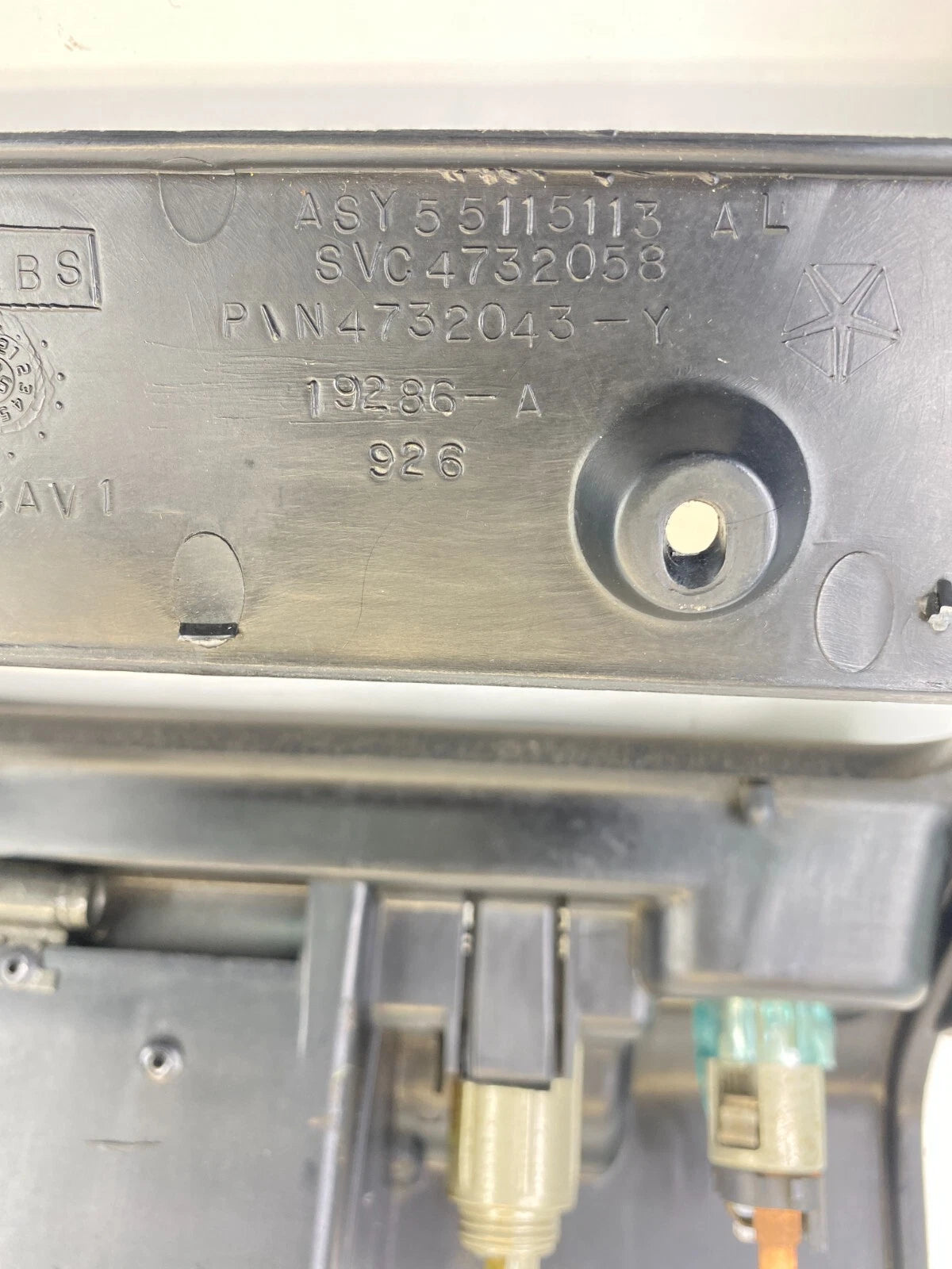 1997-1998 JEEP GRAND CHEROKEE DASH LOWER POCKET W/ POWER OUTLET 55115113 OEM