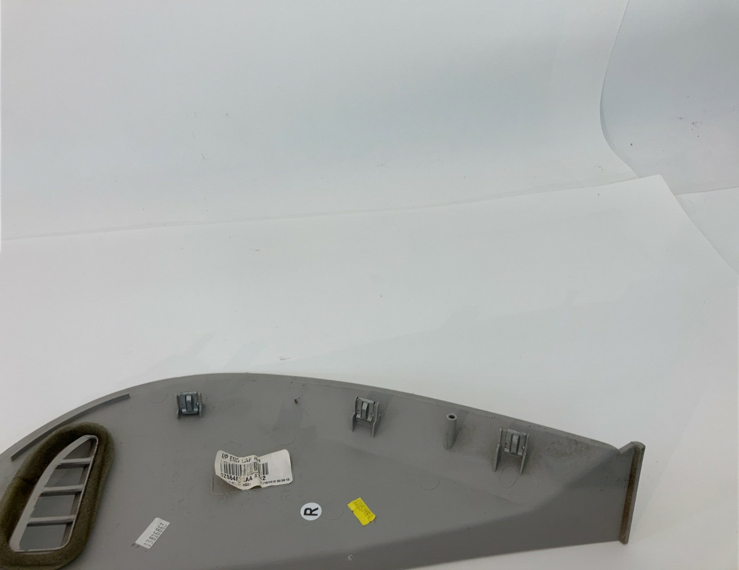 08-10 Chrysler Town & Country Right Passenger End Cap Dash Cover ZS64ES3AA OEM