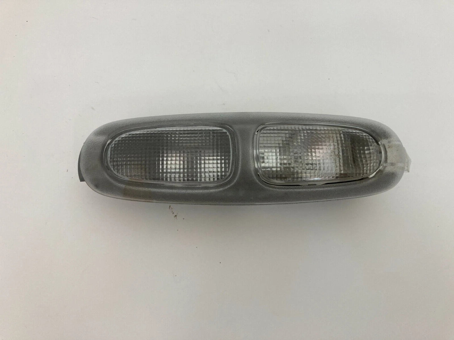 04 RAINIER 02-04 TRAILBLAZER FRONT LEFT LAMP COURTESY OVERHEAD DOME LIGHT LAMP