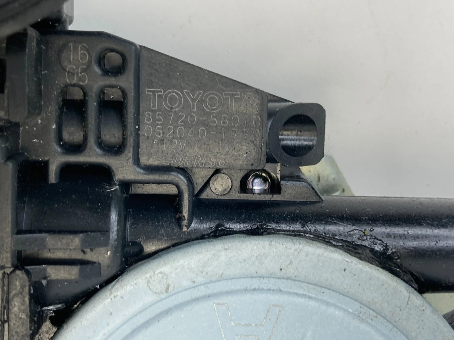 2006-2008 LEXUS IS250 POWER WINDOW MOTOR REGULATOR FRONT DRIVERS OEM 85720-58010