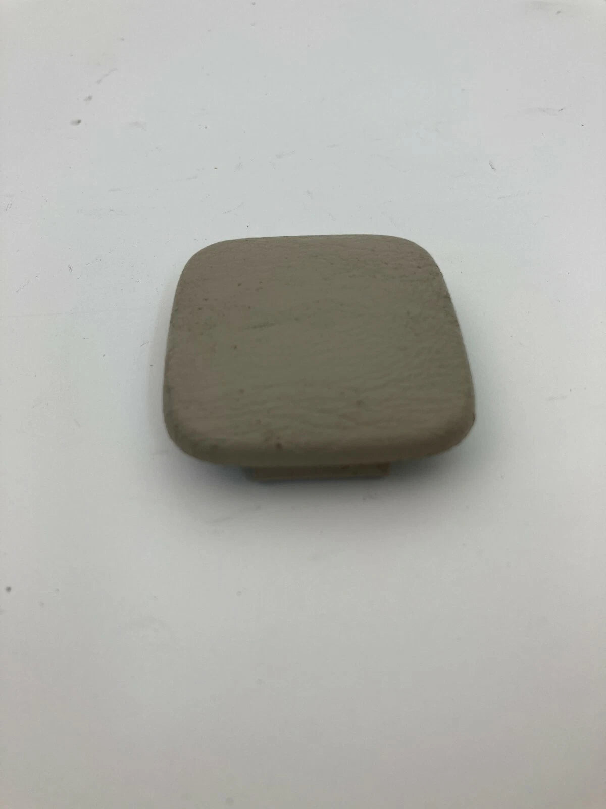 98-05 LEXUS GS300 LEXUS GS400 FRONT LEFT OR RIGHT SEAT BELT RETRACTOR CAP COVER