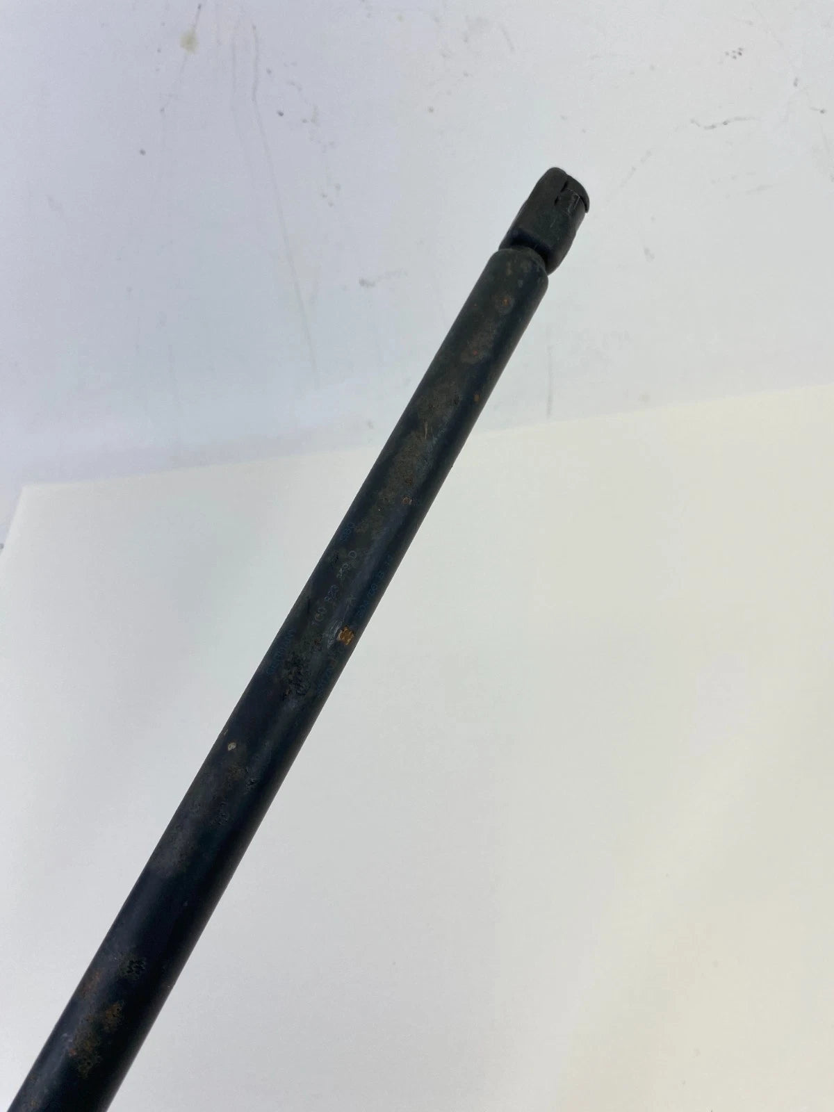 1998-2010 VOLKSWAGEN BEETLE FRONT RIGHT HOOD LID STRUT LIFT SUPPORT OEM