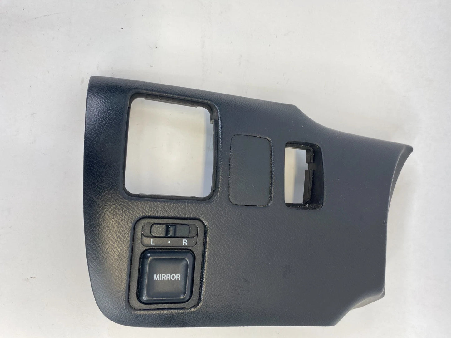 1999-2004 HONDA ODYSSEY SIDE VIEW POWER DOOR MIRROR CONTROL SWITCH W/DASH BEZEL