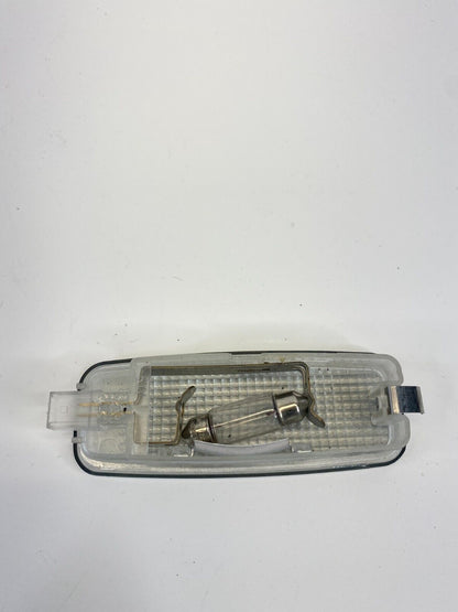 1998-2004 A6 Quattro Front Right Sunvisor Light Visor Vanity Lamp 8L0947105A OEM