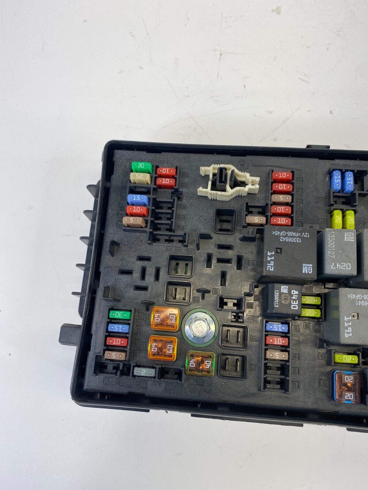 2010 2011 Cadillac SRX 3.0L AT Engine Fuse Box Relay Junction Block 15896995 OEM