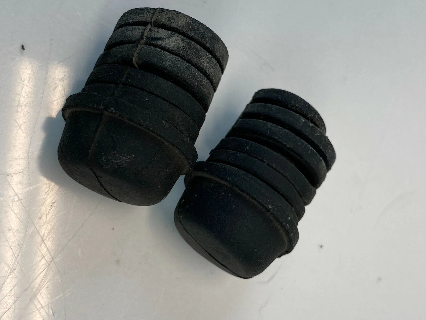 2008 SATURN ASTRA FRONT HOOD ADJUSMENT RUBBER BUMPER STOP SET PAIR OEM
