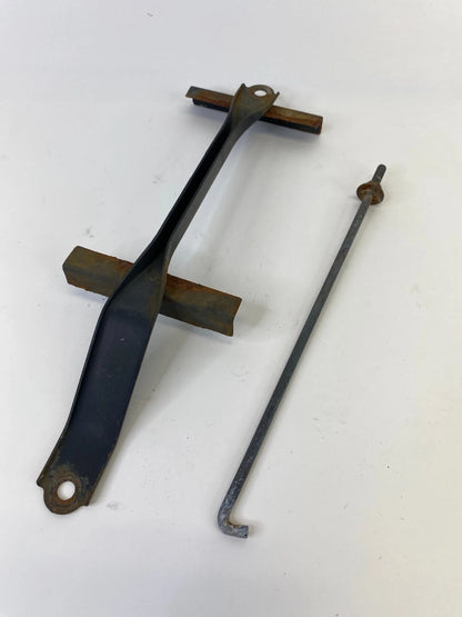 2000-2004 TOYOTA AVALON BATTERY HOLD DOWN BRACKET RETAINER OEM