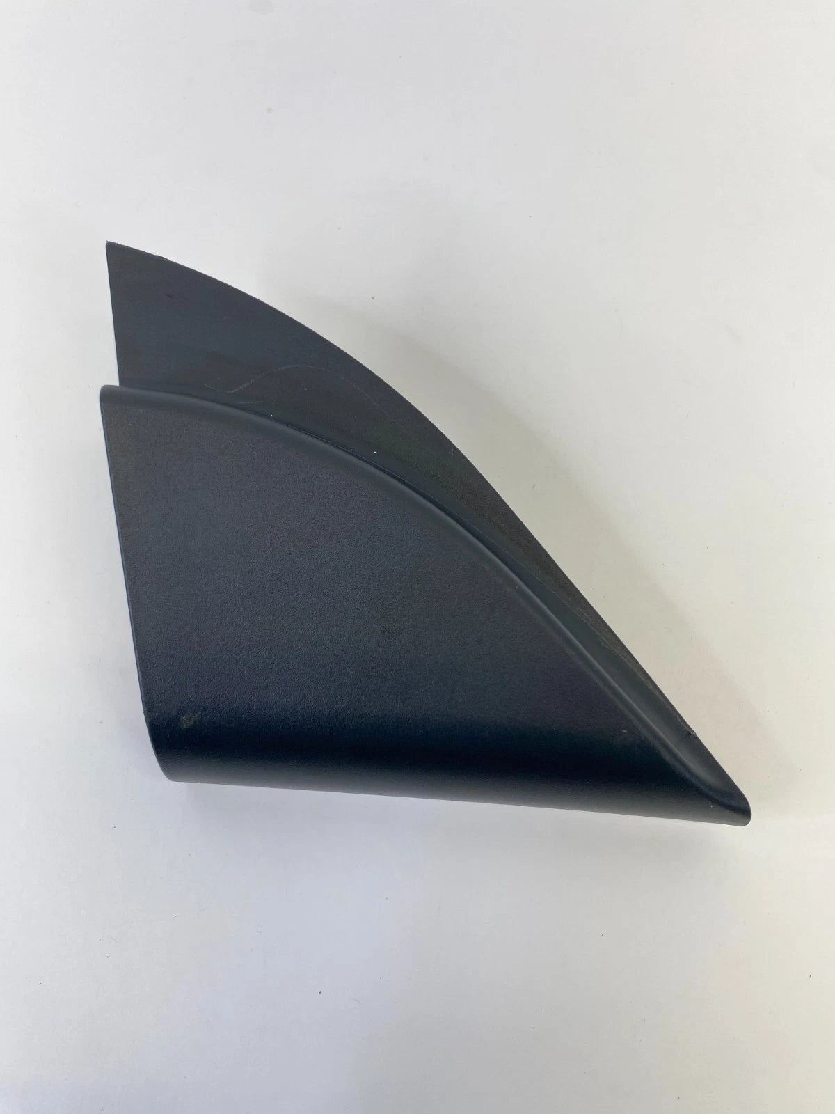 2017-2020 HYUNDAI ELANTRA FRONT RIGHT PASSENGER INTERIOR DOOR MIRROR TRIM COVER