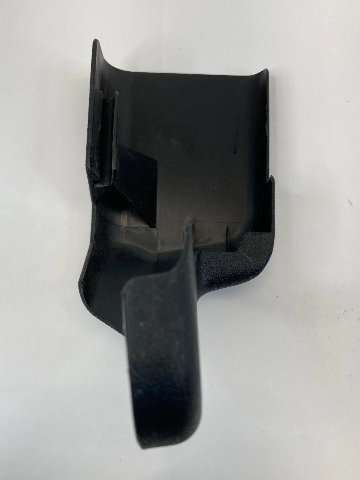 2004-2012 MITSUBISHI GALANT FRONT RIGHT SEAT TRACK RAIL CAP END COVER N245934