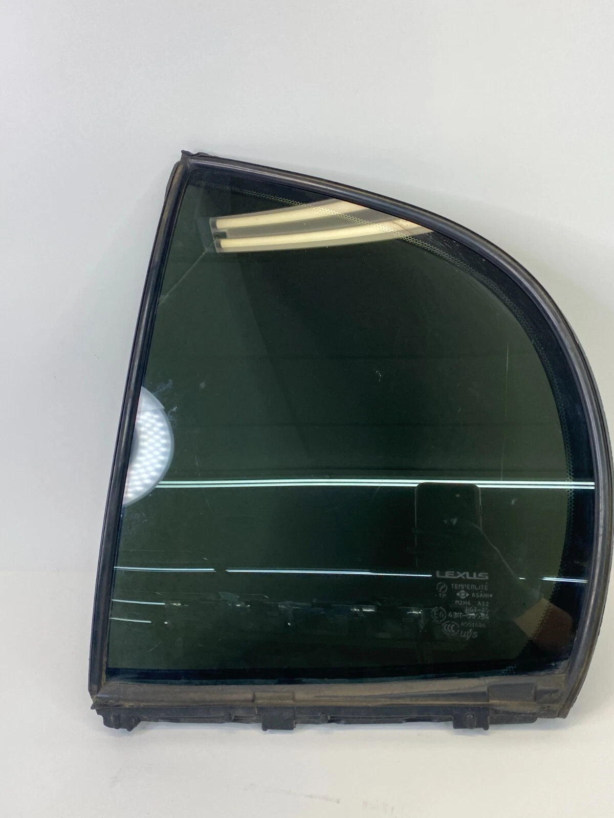 98-05 LEXUS GS300 GS400 REAR LEFT DOOR VENT WINDOW QUARTER GLASS 68189-30100 OEM