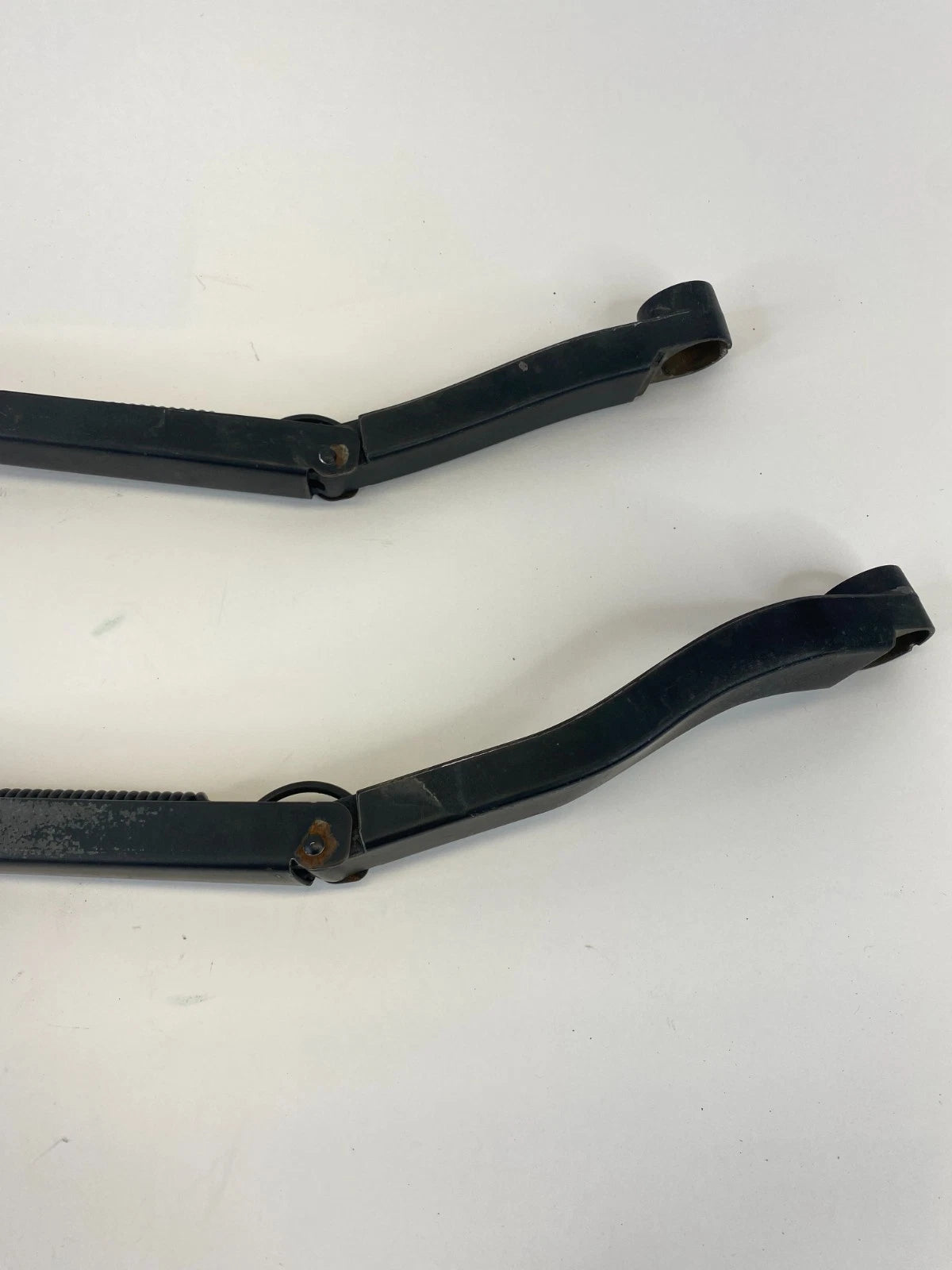 2010-2017 CHEVROLET EQUINOX FRONT RIGHT & LEFT WINDSHIELD WIPER ARM SET